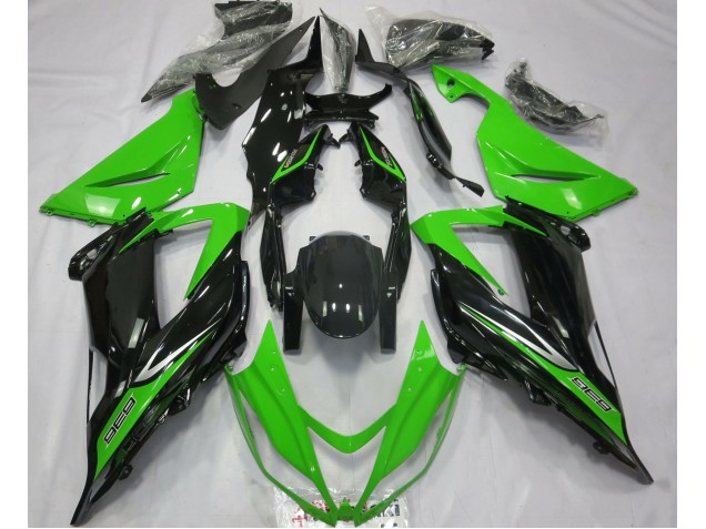 Green and Black Kawasaki ZX6R Fairings 2013-2018 Green and Black Kawasaki ZX6R Fairings 2013-2018