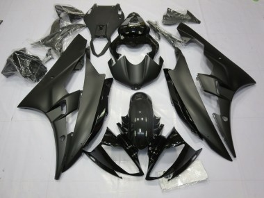 Matte and Gloss Black Yamaha R6 Fairings 2006-2007