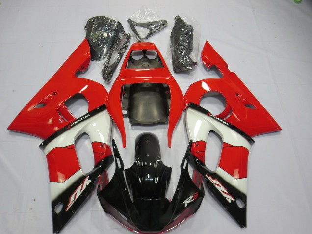 Red White and Black Yamaha R6 Fairings 1998-2002 Red White and Black Yamaha R6 Fairings 1998-2002